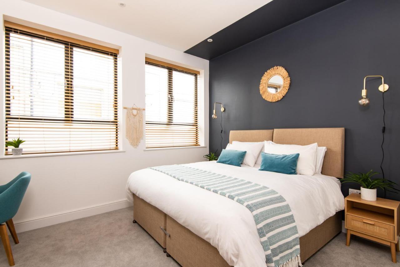 Stunning 2 Bed Apartment Sea Views And Parking Worthing Bagian luar foto