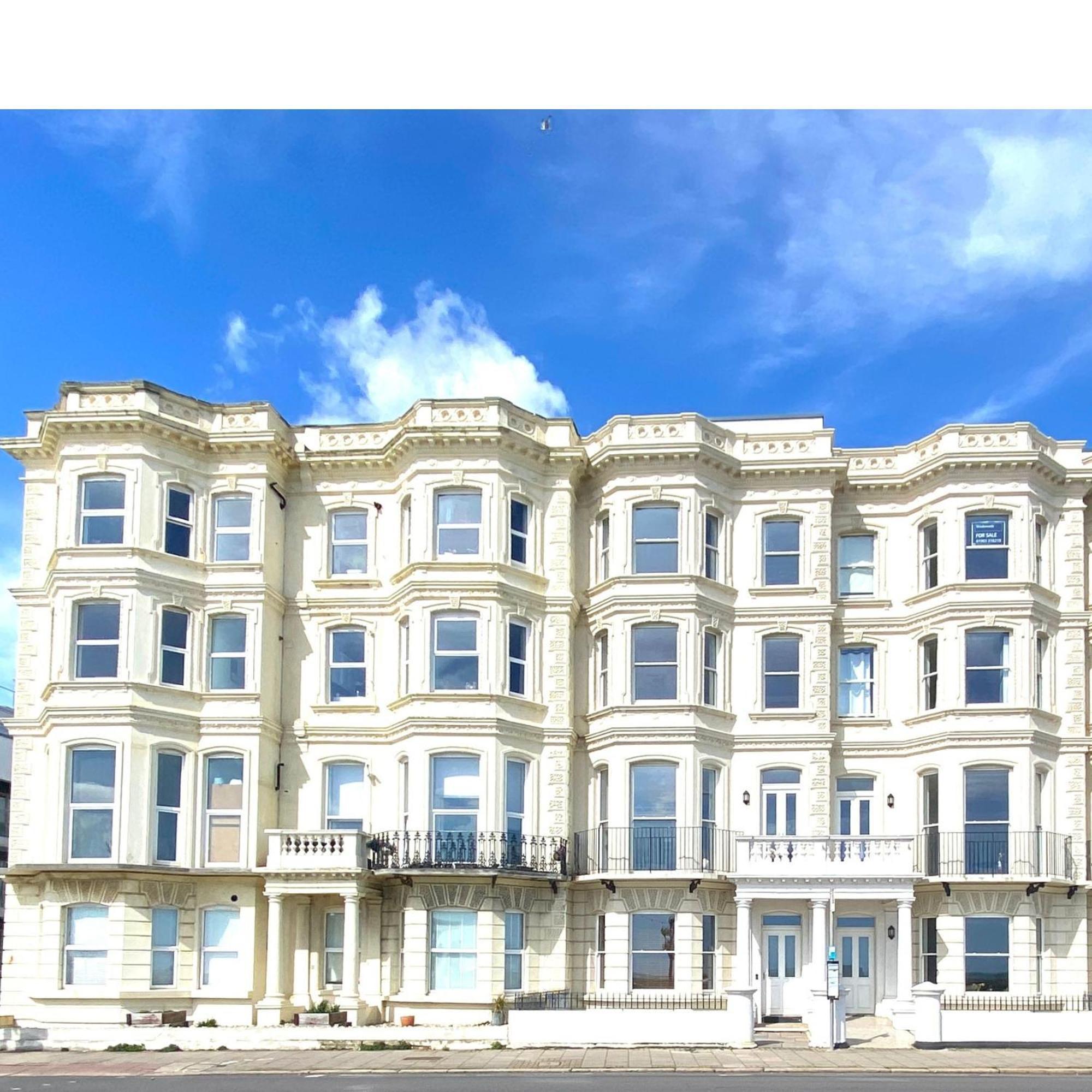 Stunning 2 Bed Apartment Sea Views And Parking Worthing Bagian luar foto
