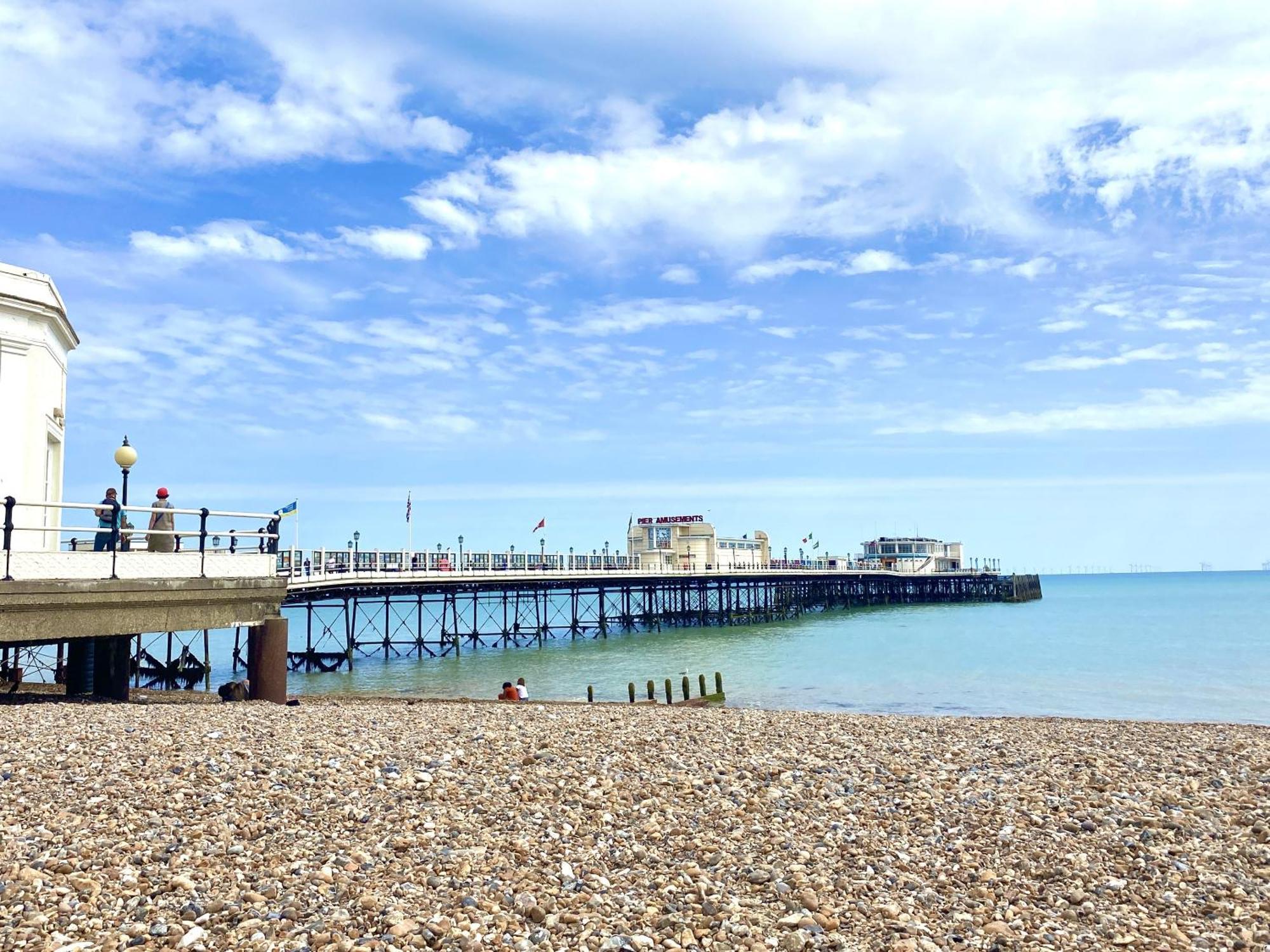 Stunning 2 Bed Apartment Sea Views And Parking Worthing Bagian luar foto